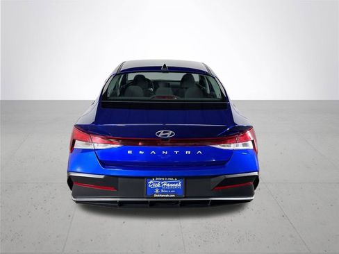 Used 2024 Hyundai Elantra SEL FWD image 7