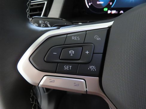 New 2025 Volkswagen Atlas Cross Sport SE image 14