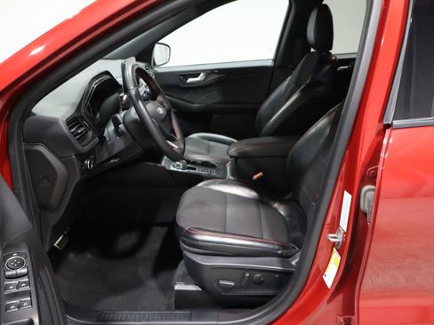 Used 2024 Ford Escape ST-Line image 9