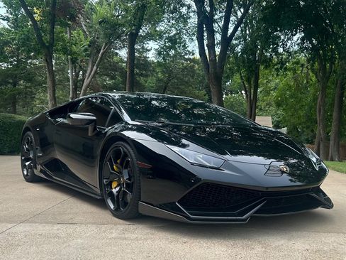 Used 2016 Lamborghini Huracan LP 610-4 AWD/4WD image 2