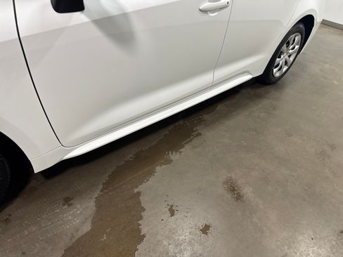 Used 2025 Toyota Corolla LE FWD image 17