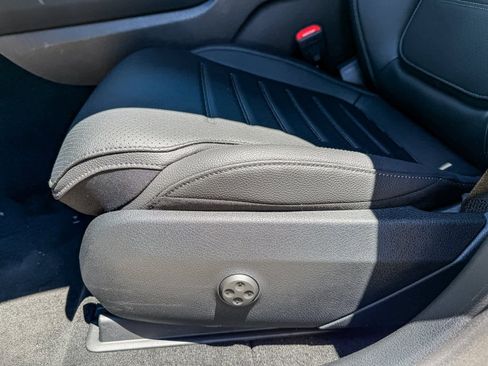 New 2025 Mercedes-Benz GLC 350e 4MATIC image 21