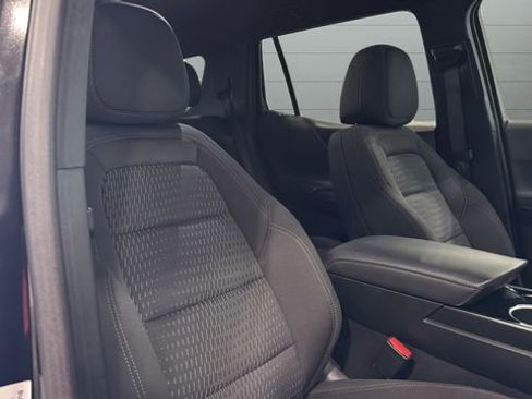 Used 2025 Chevrolet Equinox LT image 29