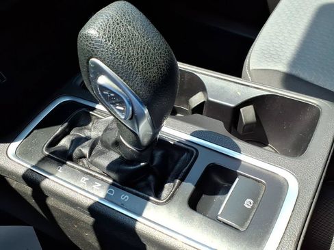 Used 2018 Ford Escape SE w/ SE Sync 3 Package FWD image 18