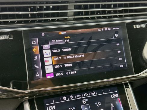Used 2021 Audi Q7 2.0T Premium w/ Convenience Package AWD/4WD image 21