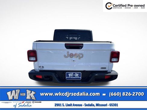 Used 2023 Jeep Gladiator Overland AWD/4WD image 9