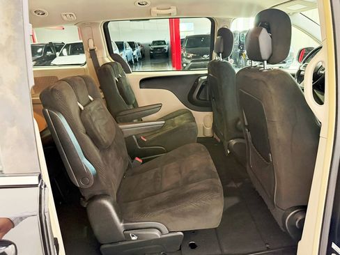 Used 2017 Dodge Grand Caravan Crew image 29