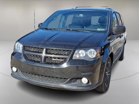Used 2017 Dodge Grand Caravan GT image 4