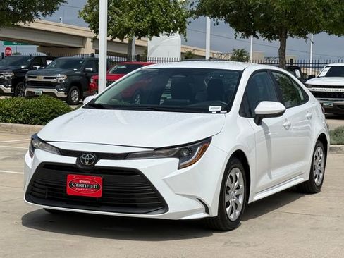 Used 2026 Toyota Corolla LE FWD image 8