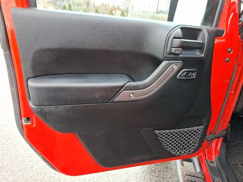 Used 2018 Jeep Wrangler Unlimited Sport image 15