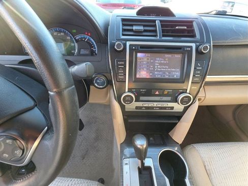 Used 2012 Toyota Camry XLE image 16