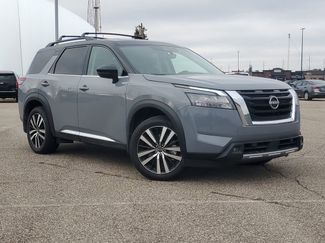 New 2025 Nissan Pathfinder Platinum w/ Cargo Package 360° Tour