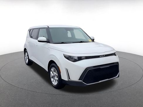 Used 2025 Kia Soul LX w/ Option Group 015 image 3