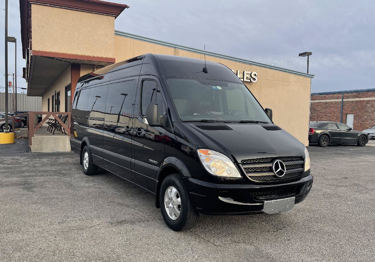 Used 2009 Dodge Sprinter 2500 RWD image 4