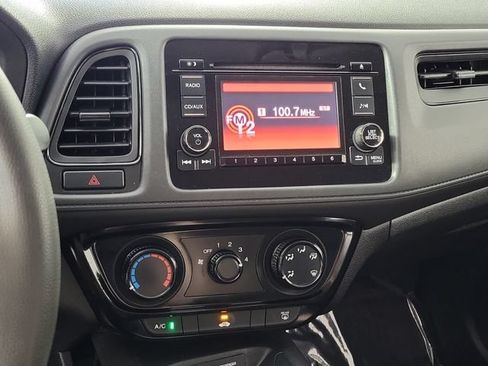 Used 2017 Honda HR-V LX image 28