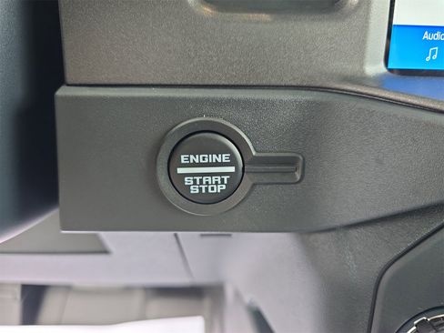 New 2025 Ford Bronco Badlands image 23