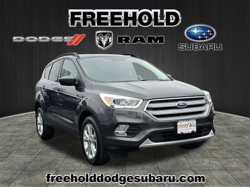 Used 2019 Ford Escape SEL image 1
