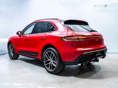 Used 2025 Porsche Macan AWD/4WD image 3