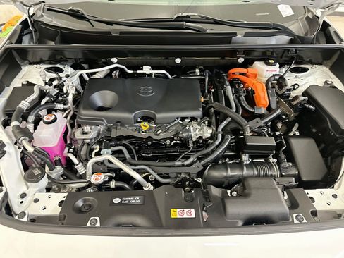 Used 2025 Toyota RAV4 SE AWD/4WD image 35