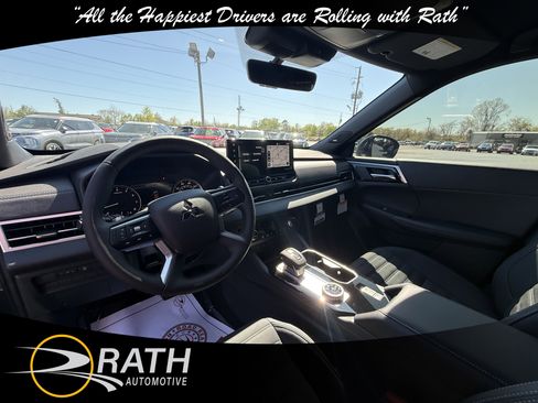 New 2026 Mitsubishi Outlander LE image 14