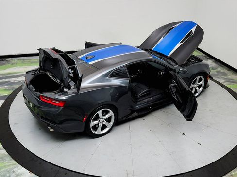 Used 2017 Chevrolet Camaro SS RWD image 37