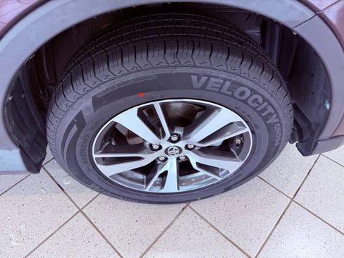 Used 2018 Toyota RAV4 XLE FWD image 15
