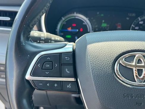 Used 2021 Toyota Highlander Platinum AWD/4WD image 19
