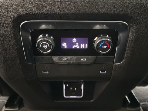Used 2025 Chevrolet Tahoe Z71 AWD/4WD image 23