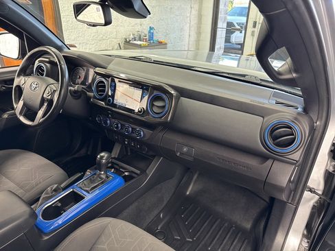 Used 2018 Toyota Tacoma TRD Off-Road image 51