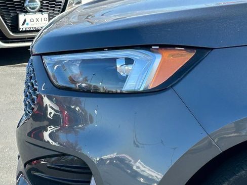 Used 2023 Ford Edge SEL image 11