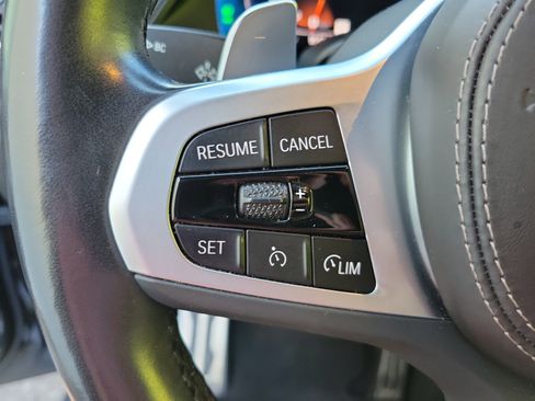 Used 2022 BMW X5 M50i w/ Premium Package image 32