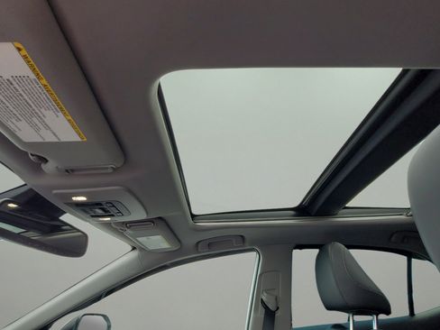 Used 2022 Toyota Camry XSE FWD image 27