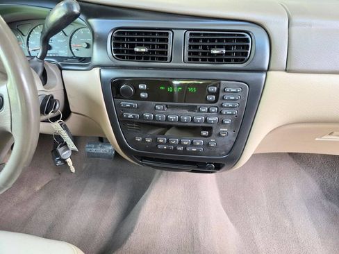 Used 2002 Ford Taurus SEL FWD image 18