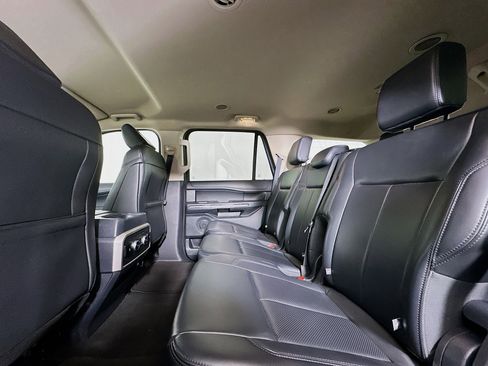 Used 2024 Ford Expedition XLT image 28