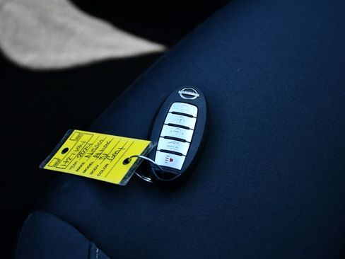 Used 2024 Nissan Altima 2.5 SV FWD image 18
