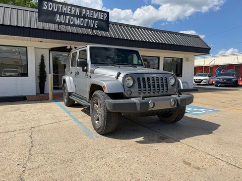 Used 2015 Jeep Wrangler Unlimited Sport image 3