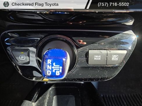 Used 2022 Toyota Prius XLE image 19