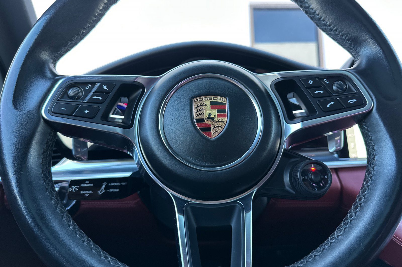Used 2019 Porsche Panamera 4 AWD/4WD image 32