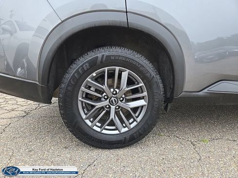 Used 2024 Nissan Rogue S AWD/4WD image 13
