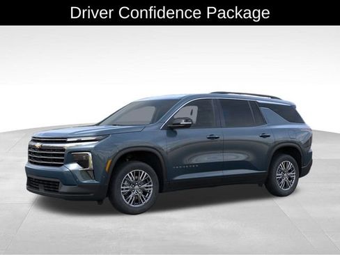 New 2025 Chevrolet Traverse LT w/ Enhanced Driving Package image 2