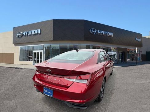 Certified 2023 Hyundai Elantra SEL w/ Convenience Package FWD image 7