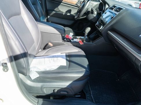 Used 2018 Subaru Outback 3.6R Limited AWD/4WD image 10