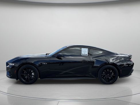 Used 2024 Ford Mustang GT Premium image 5