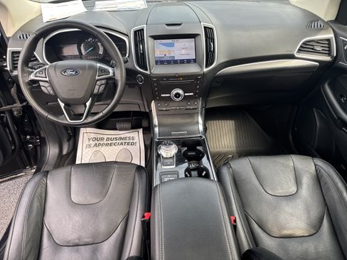 Used 2019 Ford Edge Titanium w/ Equipment Group 301A AWD/4WD image 21