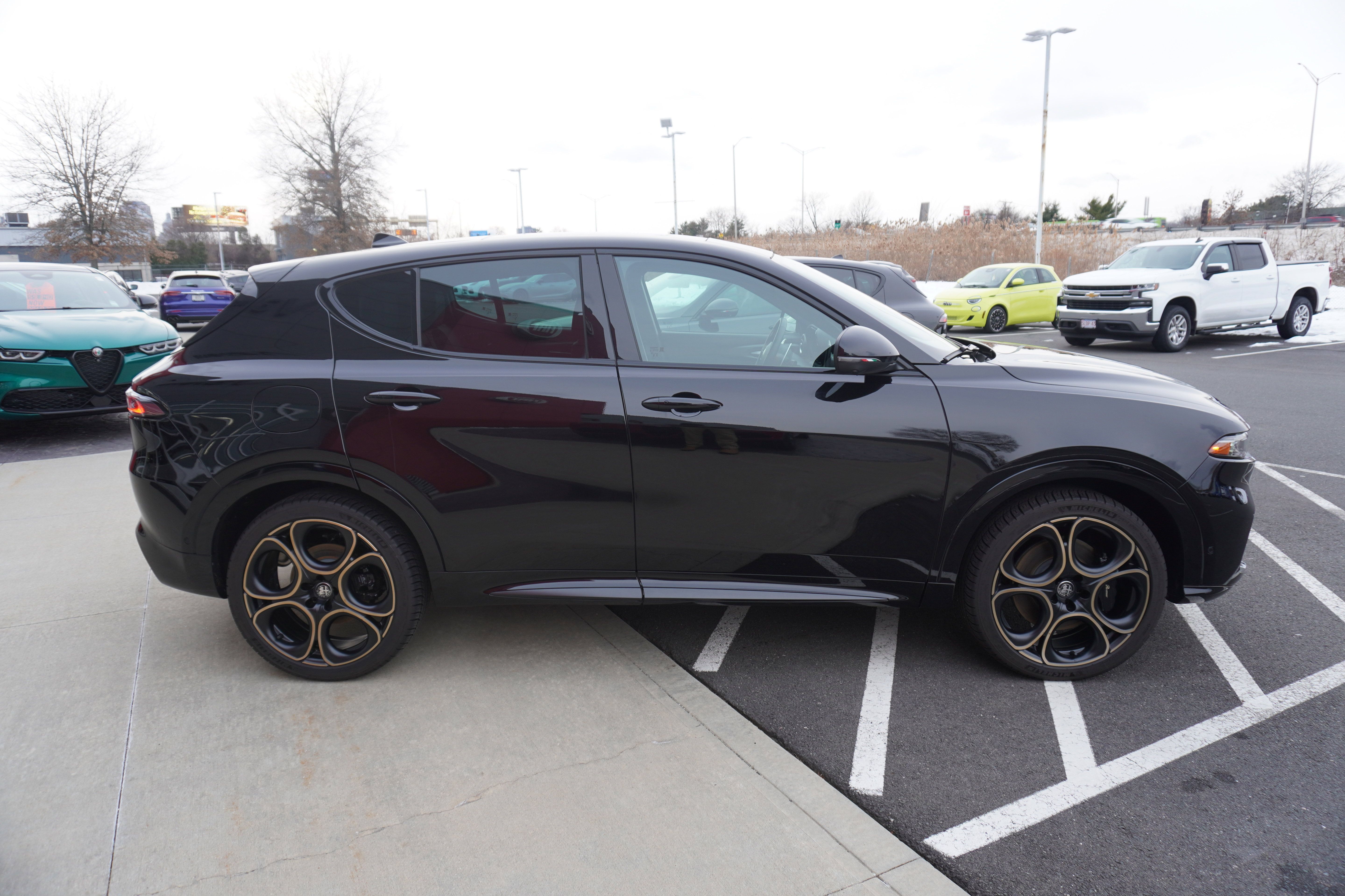 New 2025 Alfa Romeo Tonale AWD/4WD image 6