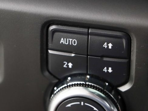 Used 2024 GMC Sierra 1500 AT4 w/ Technology Package AWD/4WD image 25
