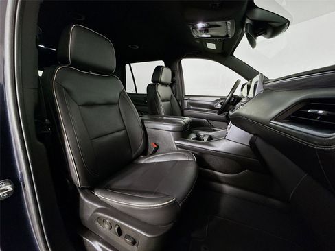 Used 2024 GMC Yukon SLT image 29