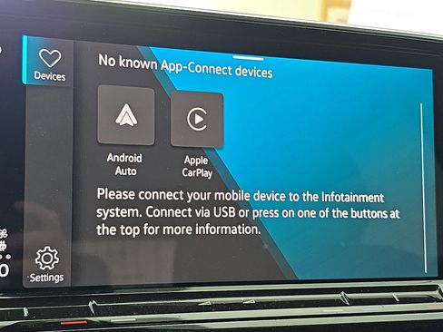 Certified 2024 Volkswagen Atlas Cross Sport SE image 22