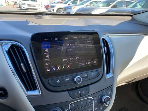 Used 2024 Chevrolet Malibu LT image 18