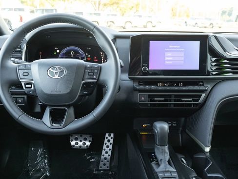 Used 2026 Toyota Camry SE w/ Convenience Package FWD image 25